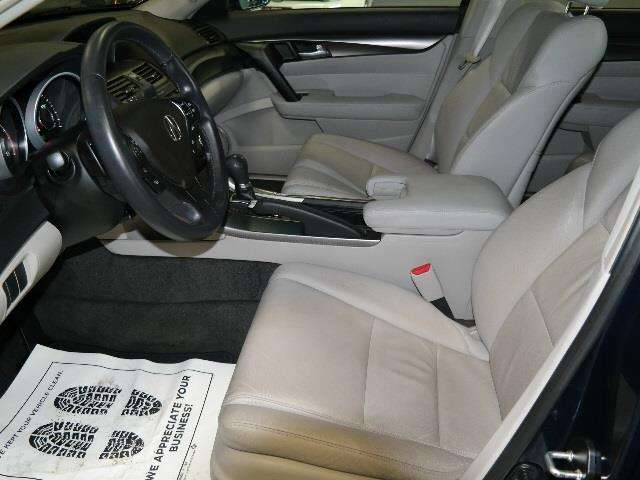 2017 Volkswagen Passat 1.8T R-Line 4dr Sedan